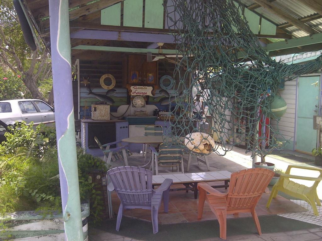 Arawak Inn Насау Екстериор снимка
